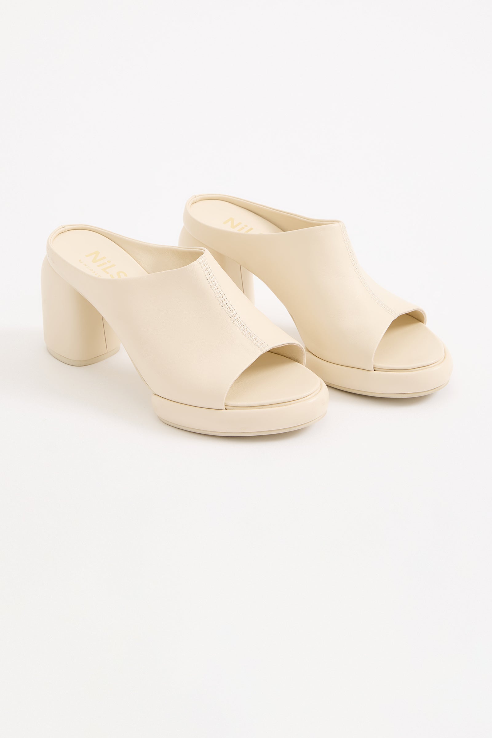 Amira Leather Mule Cream 