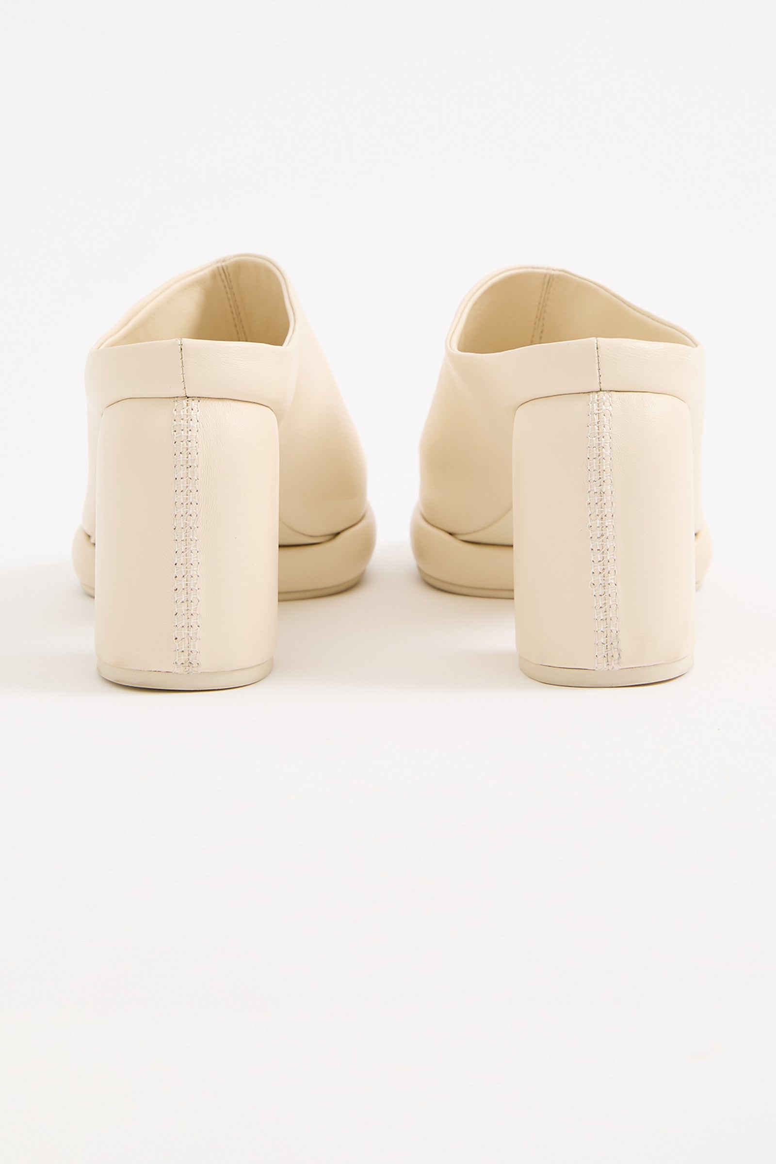 Amira Leather Mule Cream 