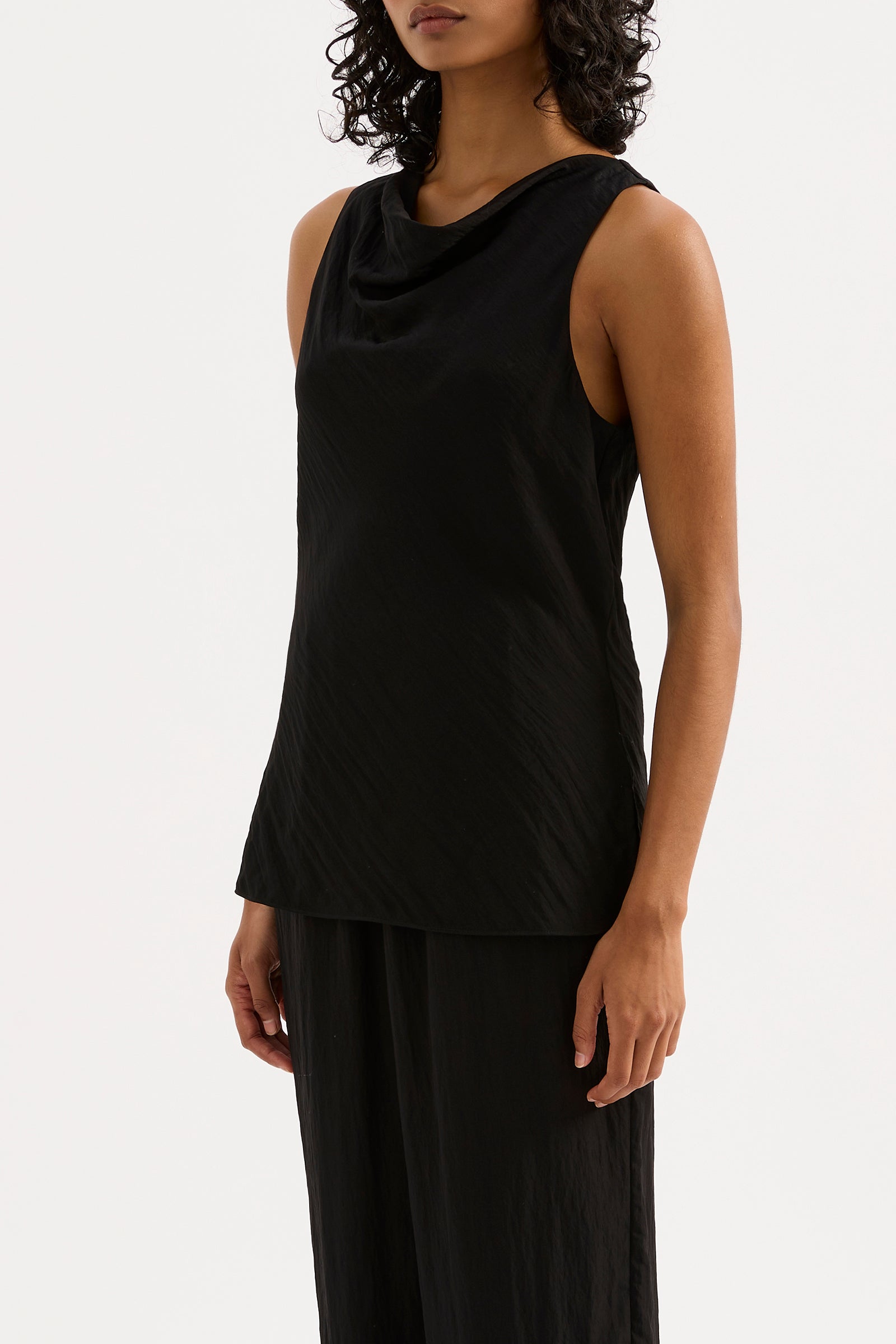 Alia Top Black 