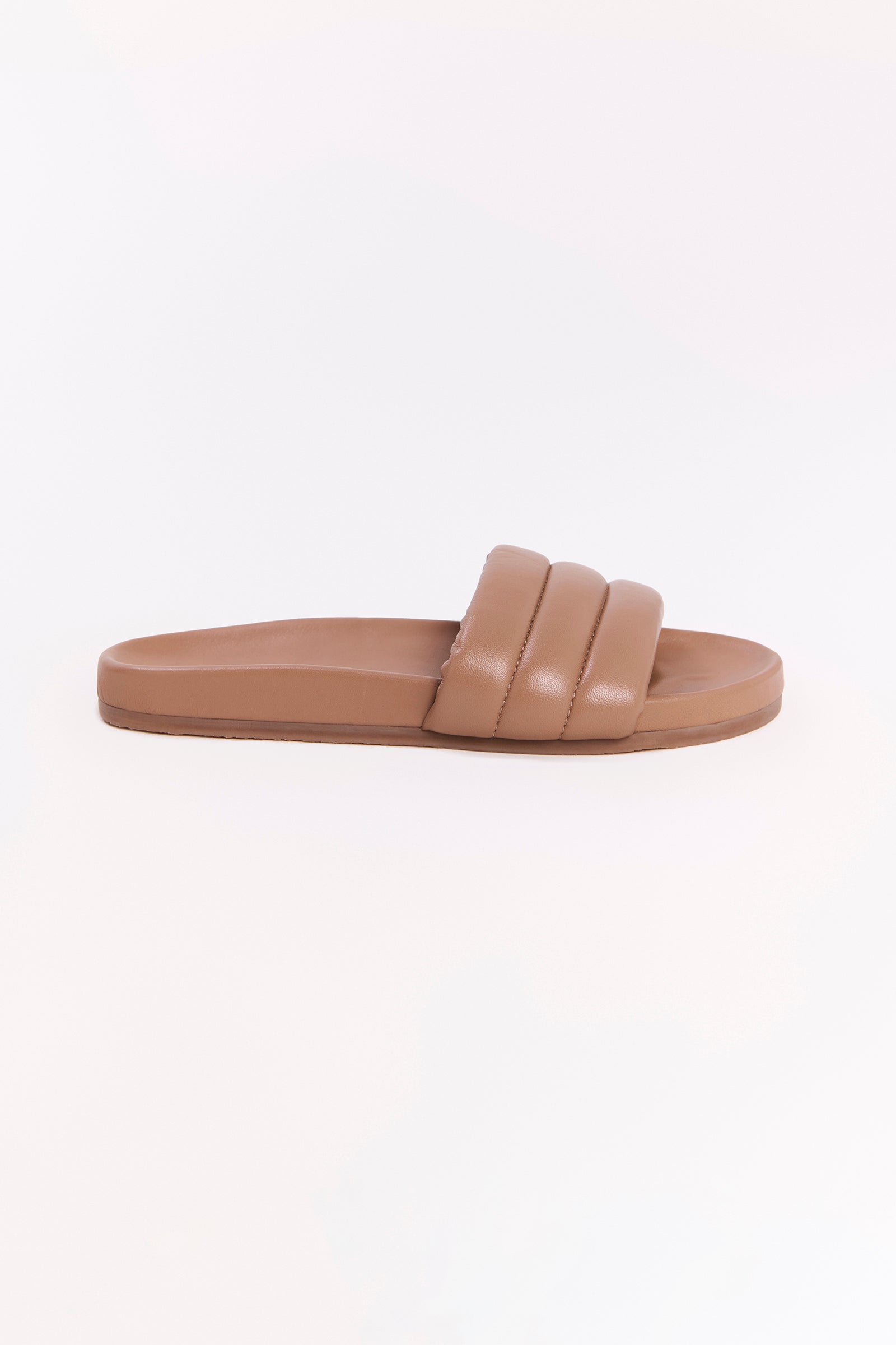 Classic Leather Slide Sesame 